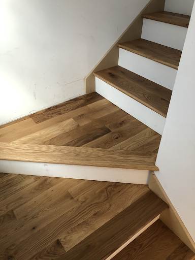 staircase-installation-wood-floor-cda